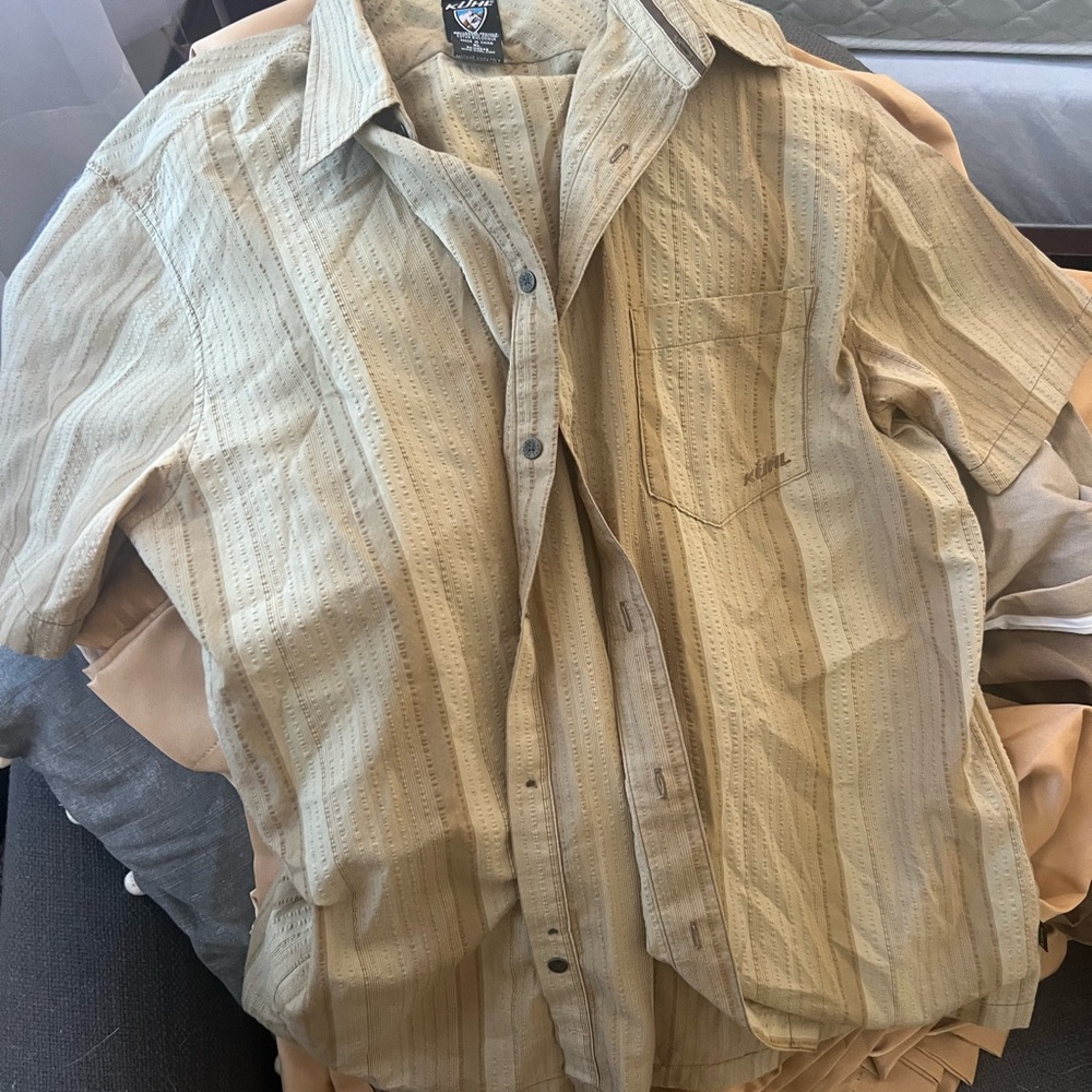 Kuhl Tan Apparel Tag